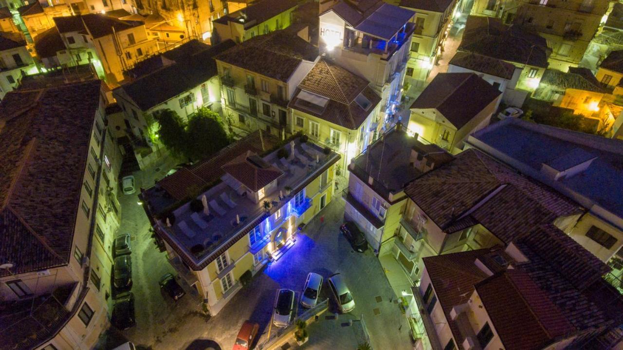 Piccolo Grand Hotel Пиццо Экстерьер фото